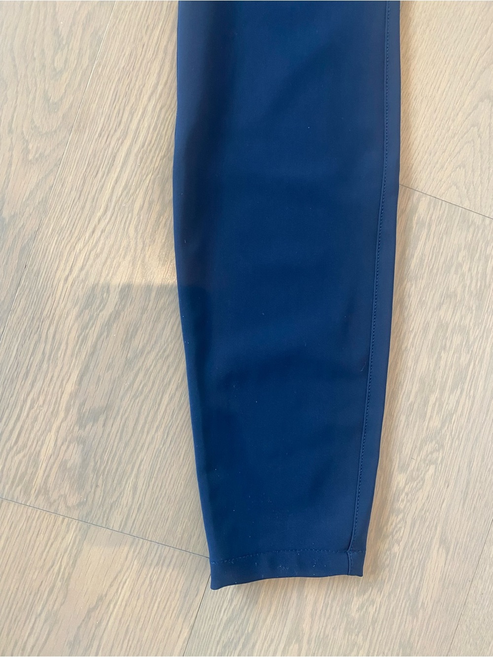 Lululemon Women’s Navy Slim fit Pants Size 28 waist - Picture 5 of 5